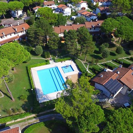 Villaggio Club Dei Pini Bibione Extérieur photo
